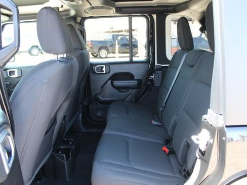 Used 2022 Jeep Wrangler Unlimited Sport AWD/4WD image 32