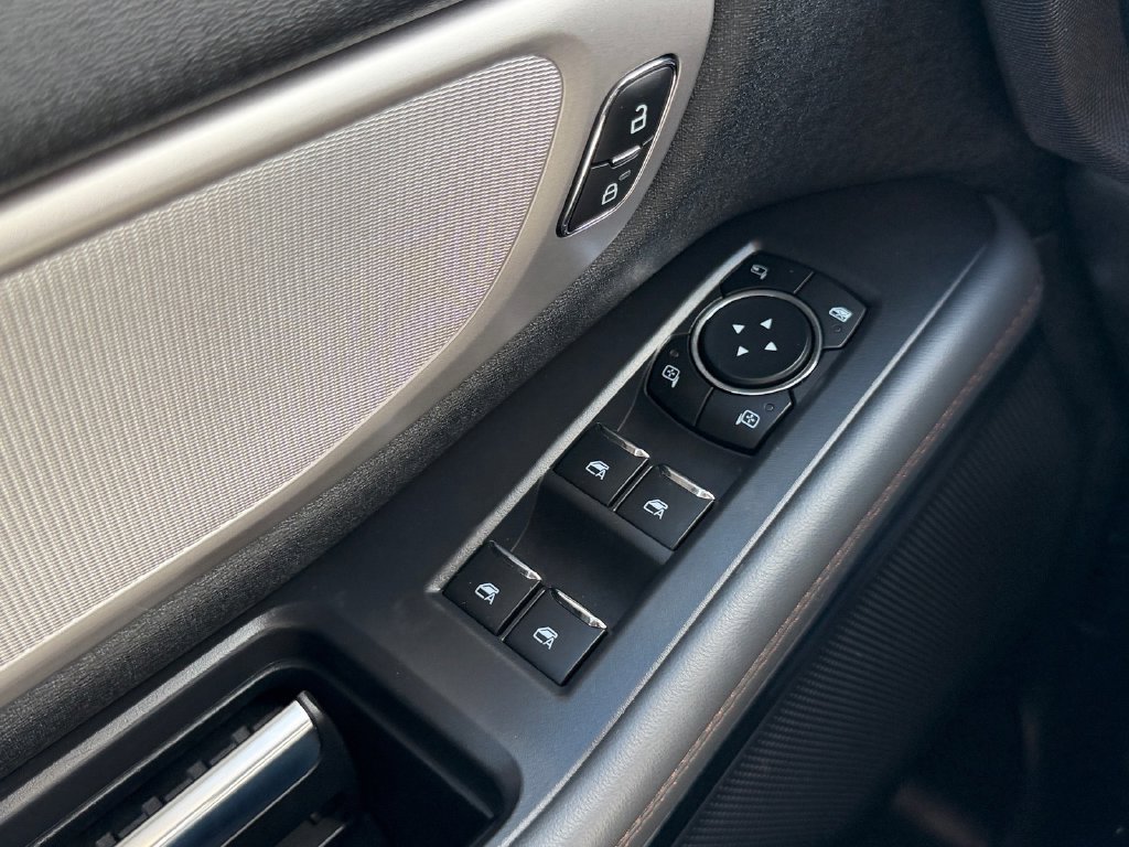 Used 2025 Ford Expedition Active RWD image 27