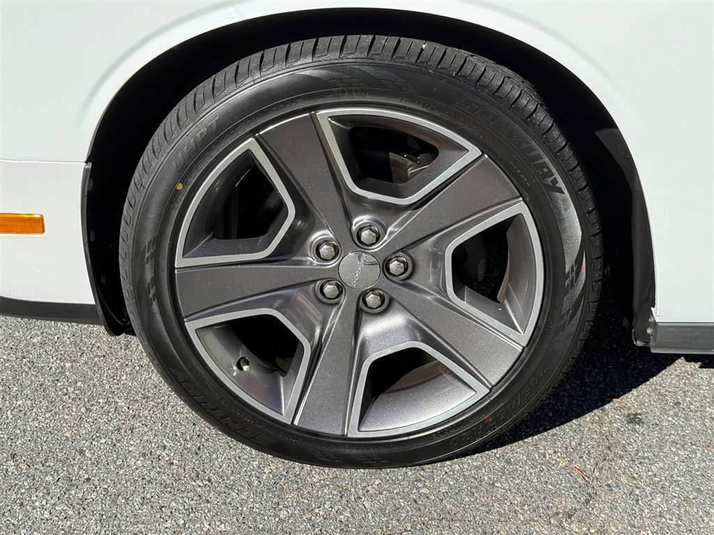 Used 2012 Dodge Challenger R/T RWD image 17
