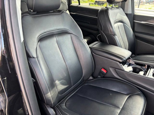 Certified 2022 Jeep Grand Cherokee L Limited w/ Black Appearance Package AWD/4WD image 26