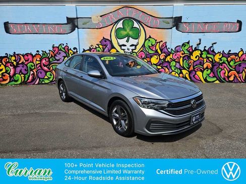 Certified 2023 Volkswagen Jetta SE w/ Panoramic Sunroof Package FWD image 1