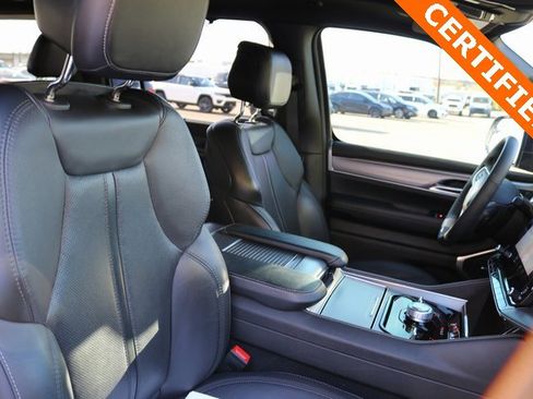 Used 2024 Jeep Wagoneer L Series II w/ Convenience Group I image 20