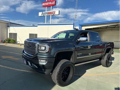 Used 2017 GMC Sierra 1500 Denali w/ Denali Ultimate Package AWD/4WD image 2