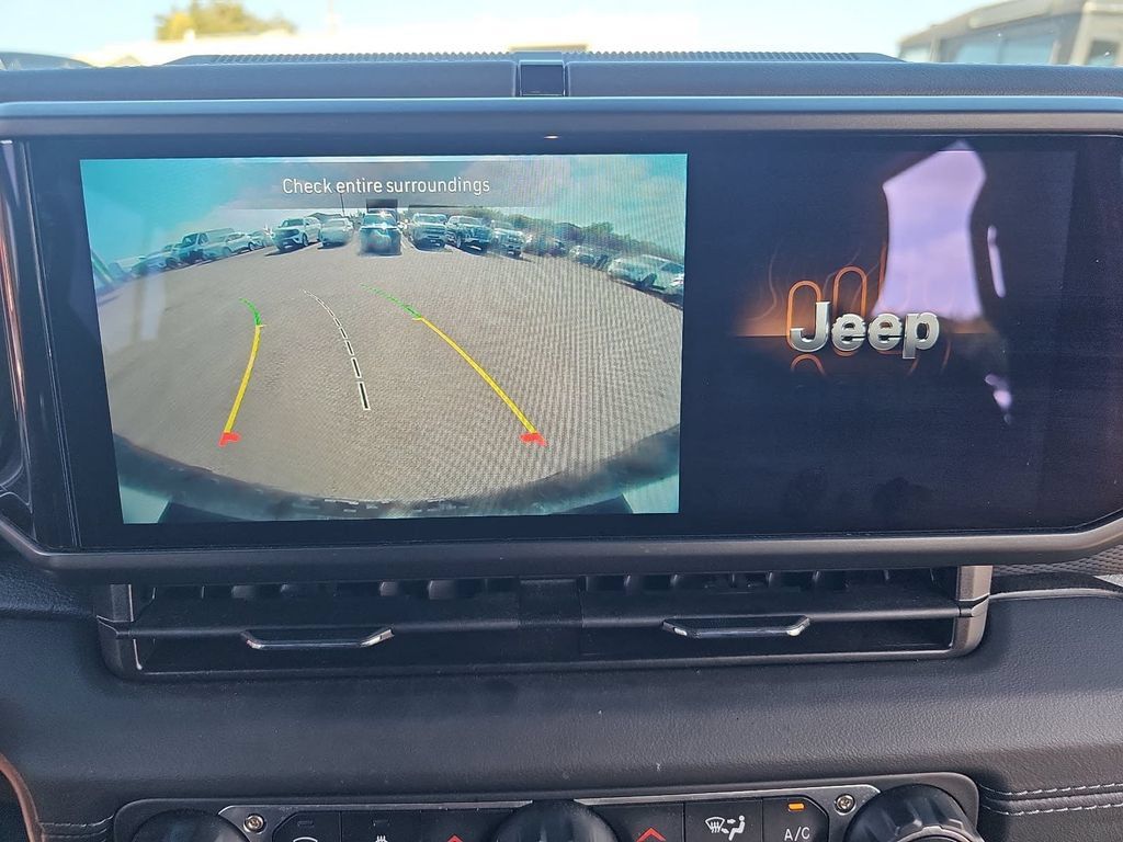 Used 2025 Jeep Wrangler Unlimited Rubicon 4xe w/ Safety Group AWD/4WD image 22