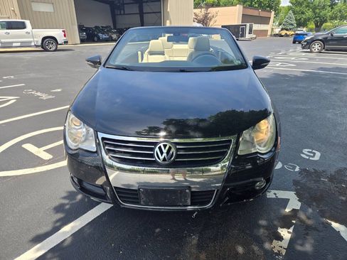 Used 2010 Volkswagen Eos Lux FWD image 3