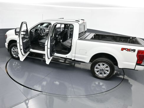 Used 2022 Ford F250 Platinum w/ FX4 Off-Road Package image 42