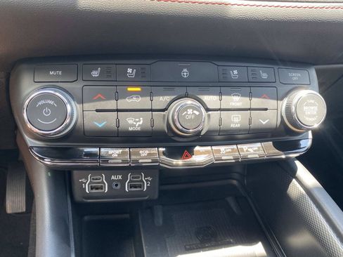 Used 2024 Dodge Durango R/T RWD image 33