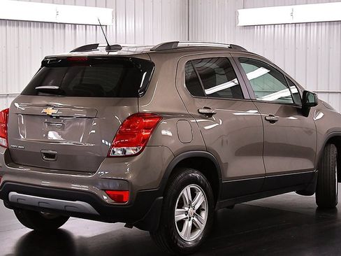 Used 2021 Chevrolet Trax LT w/ Driver Confidence Package image 7