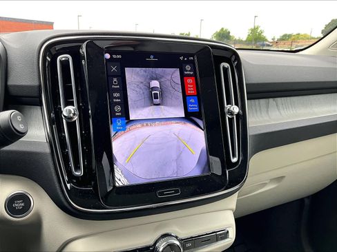 Used 2026 Volvo XC40 B5 Plus w/ Protection Package Premier image 24