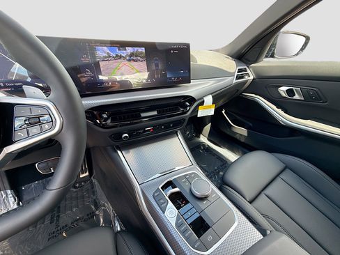 New 2026 BMW 330i Sedan w/ M Sport Package RWD image 28