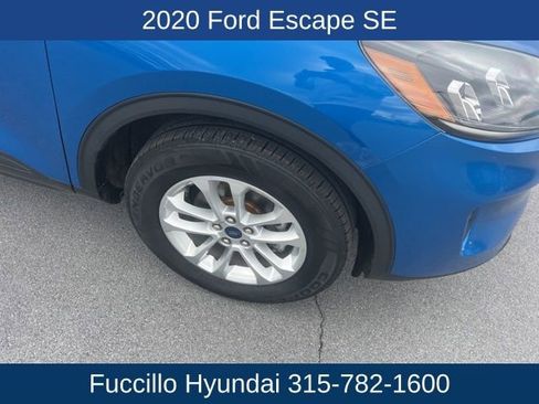 Used 2020 Ford Escape SE image 9