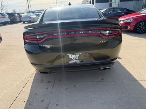 Used 2015 Dodge Charger SXT RWD image 5