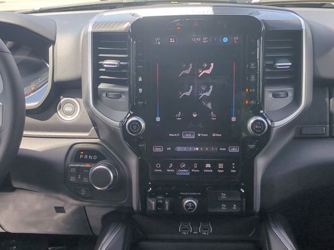 New 2026 RAM 1500 4x4 Crew Cab image 18