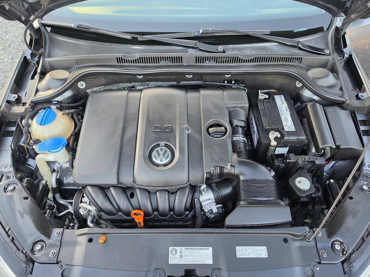 Used 2013 Volkswagen Jetta SE FWD image 24