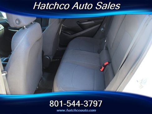 Used 2018 Chevrolet Cruze LT w/ Convenience Package FWD image 16