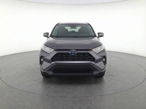 Used 2025 Toyota RAV4 XLE w/ Convenience Package image 2