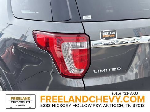 Used 2018 Ford Explorer Limited image 12