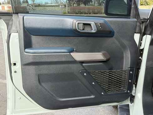 Used 2022 Ford Bronco Outer Banks image 16