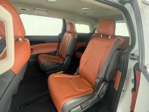 Used 2024 Kia Carnival SX image 45