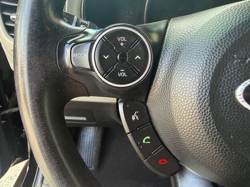 Used 2017 Kia Soul + FWD image 20