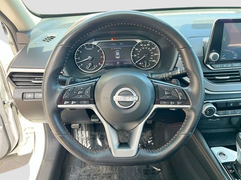 Used 2024 Nissan Altima 2.5 SR image 11