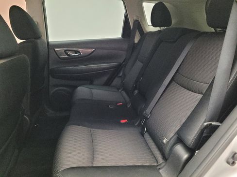 Used 2019 Nissan Rogue SV FWD image 18