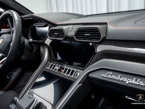 Used 2023 Lamborghini Urus S image 44