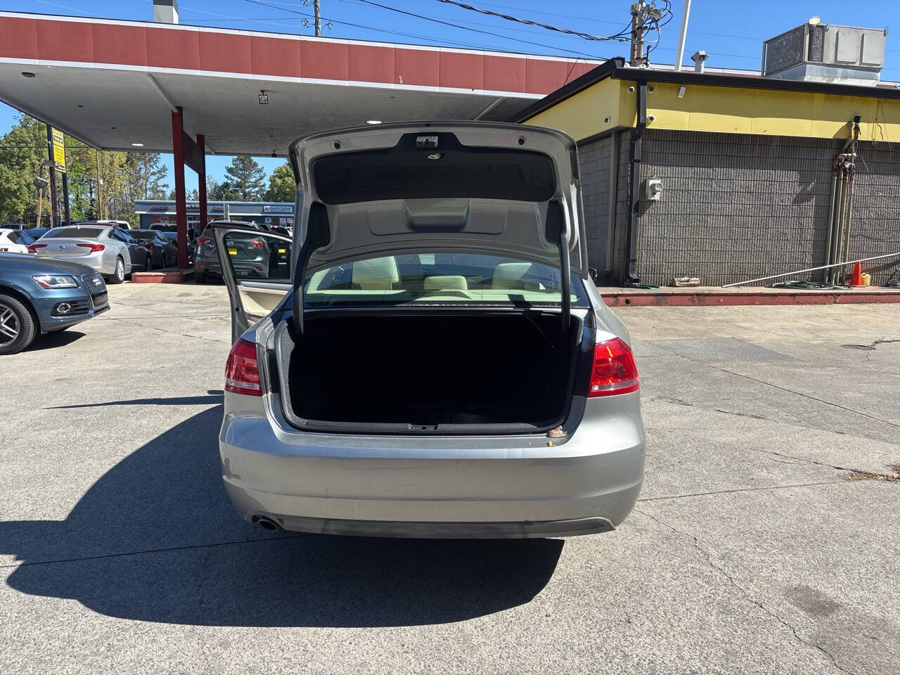 Used 2013 Volkswagen Passat TDI SE FWD image 14