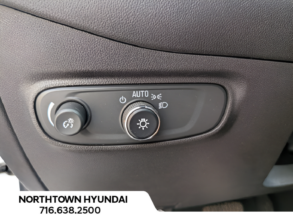 Used 2023 Chevrolet Equinox LT FWD image 25