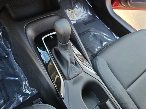 Used 2025 Toyota Corolla LE w/ Convenience Package image 22