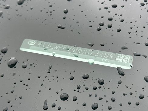 Used 2021 Toyota RAV4 LE image 3