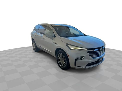 Certified 2022 Buick Enclave Essence w/ Experience Buick Package image 2