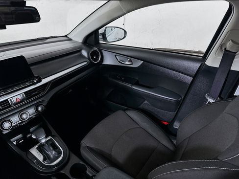 Used 2023 Kia Forte LXS w/ LXS Technology Package image 21