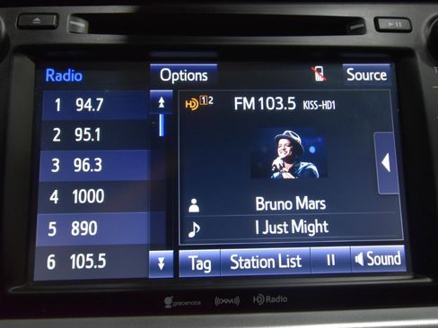Used 2019 Toyota Highlander XLE AWD/4WD image 22
