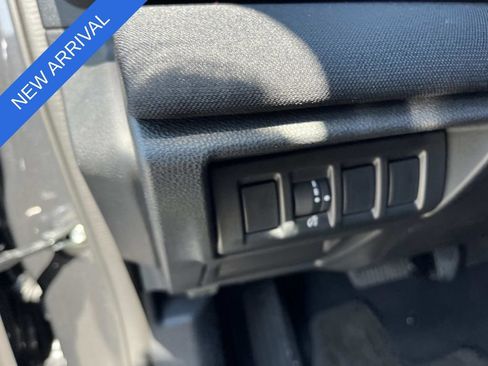 Used 2025 Subaru Outback Premium AWD/4WD image 22