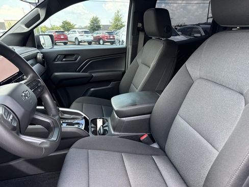 Used 2024 Chevrolet Colorado Trail Boss AWD/4WD image 5