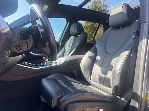 Used 2021 BMW X5 xDrive40i w/ M Sport Package image 8