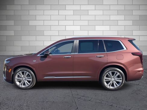 Used 2022 Cadillac XT6 Premium Luxury w/ Platinum Package image 2