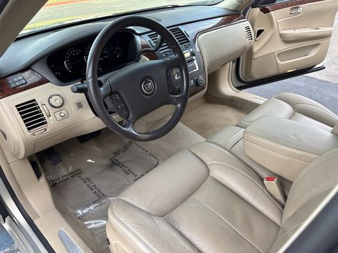 Used 2007 Cadillac DTS w/ Trunk Convenience Package FWD image 23