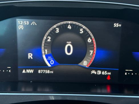 Used 2022 Volkswagen Tiguan SE R-Line image 21