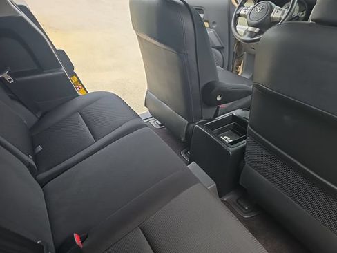 Used 2014 Toyota FJ Cruiser 4WD w/ Upgrade Package image 12