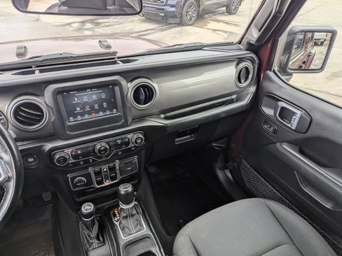 Used 2021 Jeep Wrangler Unlimited Sahara image 24
