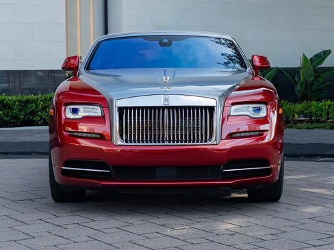 Used 2018 Rolls-Royce Dawn RWD image 12