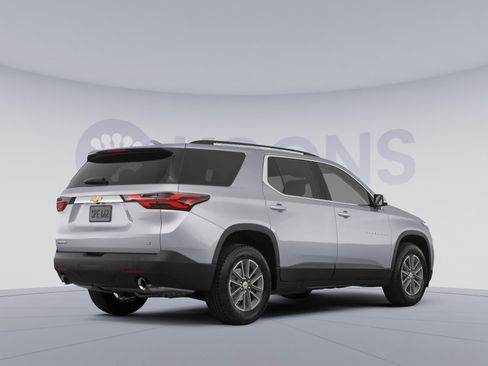 Used 2023 Chevrolet Traverse LT FWD image 4