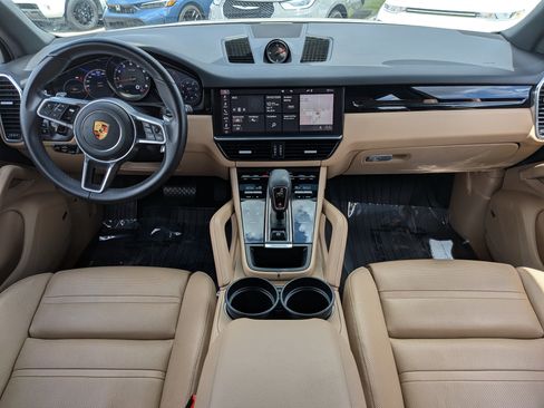Used 2020 Porsche Cayenne AWD/4WD image 17