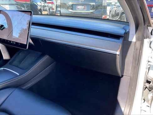 Used 2021 Tesla Model 3 Long Range image 16