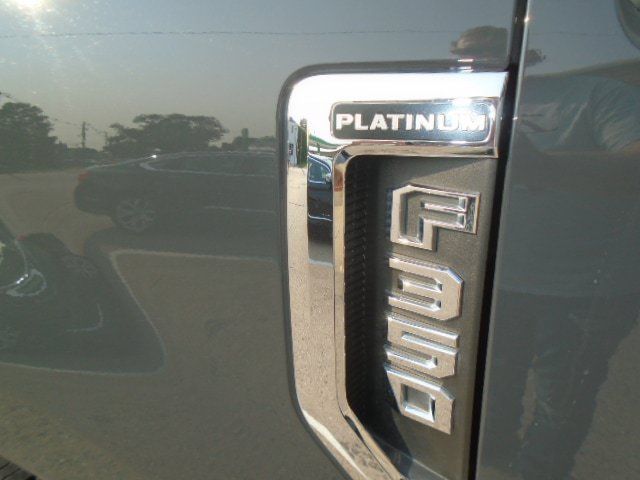 Used 2021 Ford F350 Platinum AWD/4WD image 3