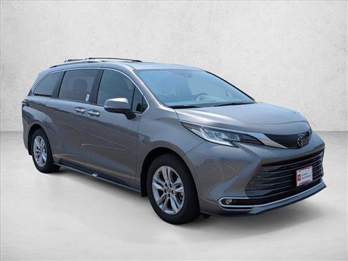 Used 2026 Toyota Sienna Limited AWD/4WD image 3