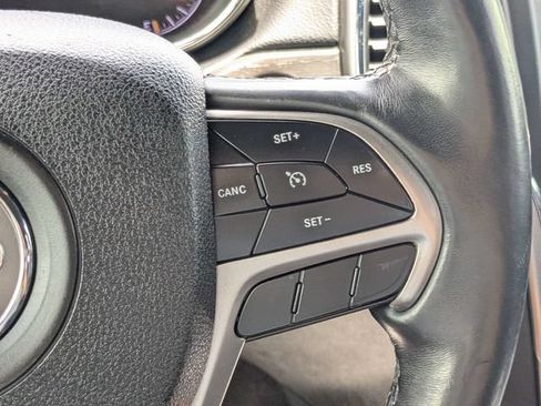 Used 2018 Jeep Grand Cherokee Laredo AWD/4WD image 24