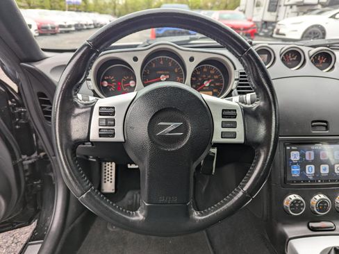 Used 2006 Nissan 350Z Touring RWD image 14